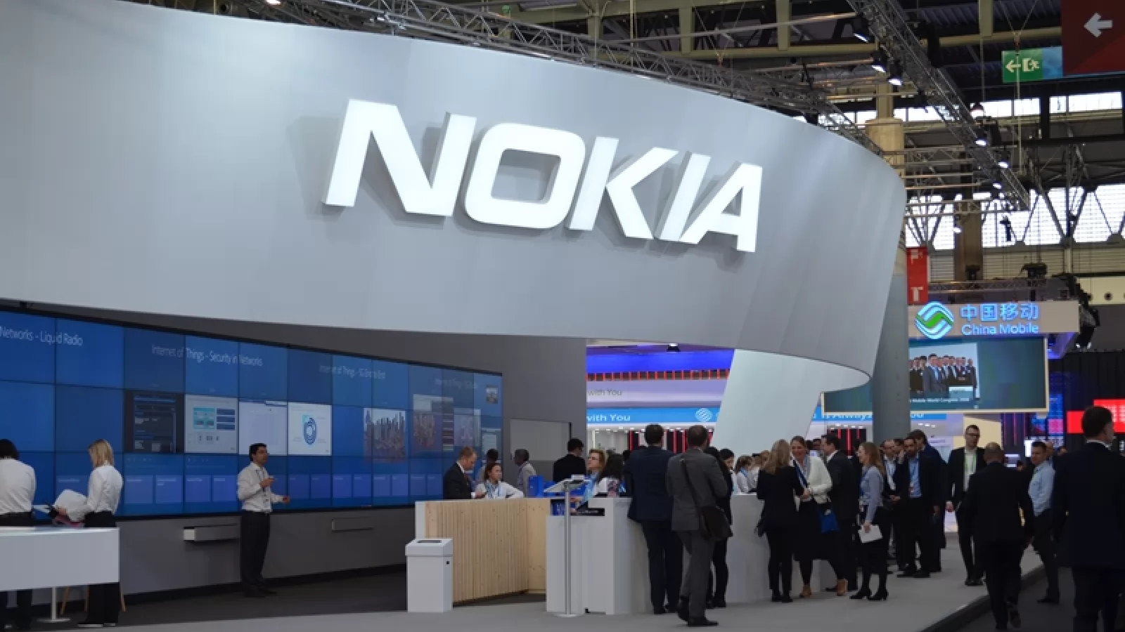 Bătălia dintre Nokia şi Apple continuă în tribunale, cu ajutorul Samsung aparent