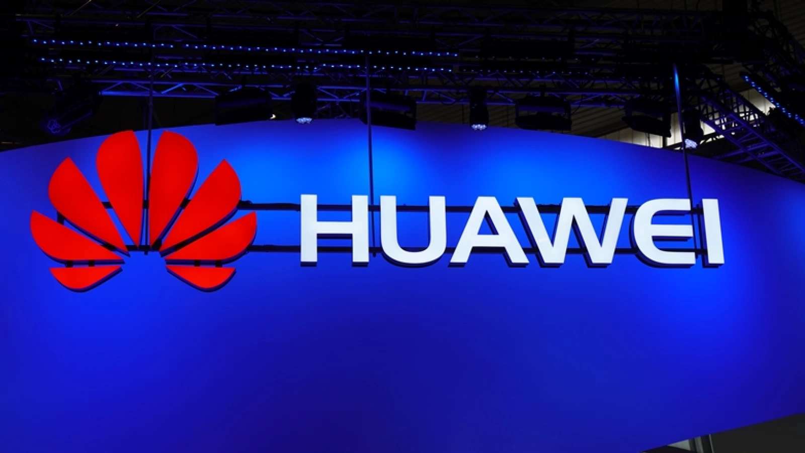 Huawei anunță lansarea noului său centru de servicii Enterprise  Global Service Center în București; clădire întinsă pe 2000 metri pătrați ce a necesitat investiții de peste 10 milioane euro 
