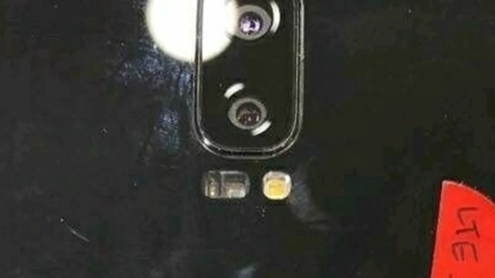 Samsung Galaxy S8 ar fi trebuit să aibă cameră duală; O dovedesc prototipurile ce apar în noi fotografii