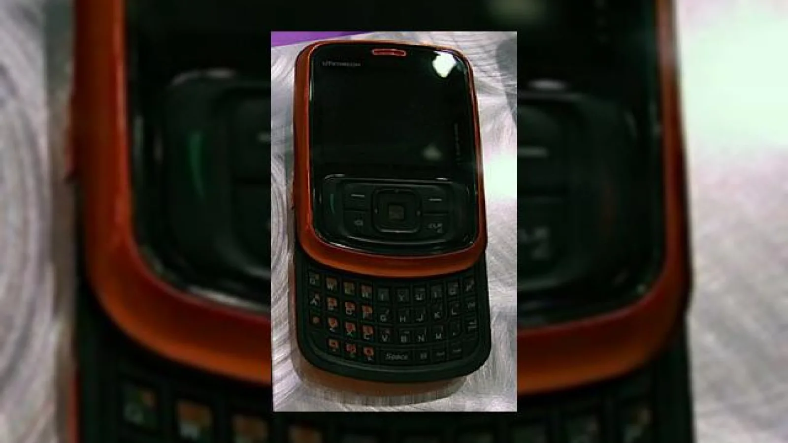 Telefonul Pantech UTStarcom TXT8010 isi face aparitia la FCC