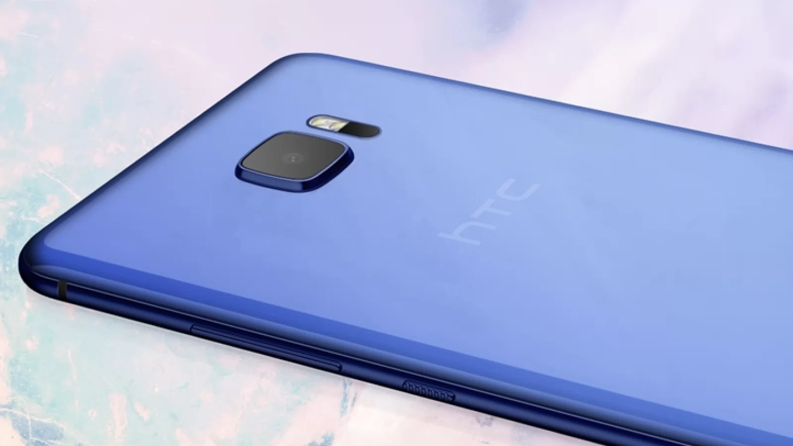 HTC U Ultra în ediţia cu sticlă de safir debutează în Europa, la un preţ cu 340 de lei mai mare decât Galaxy S8