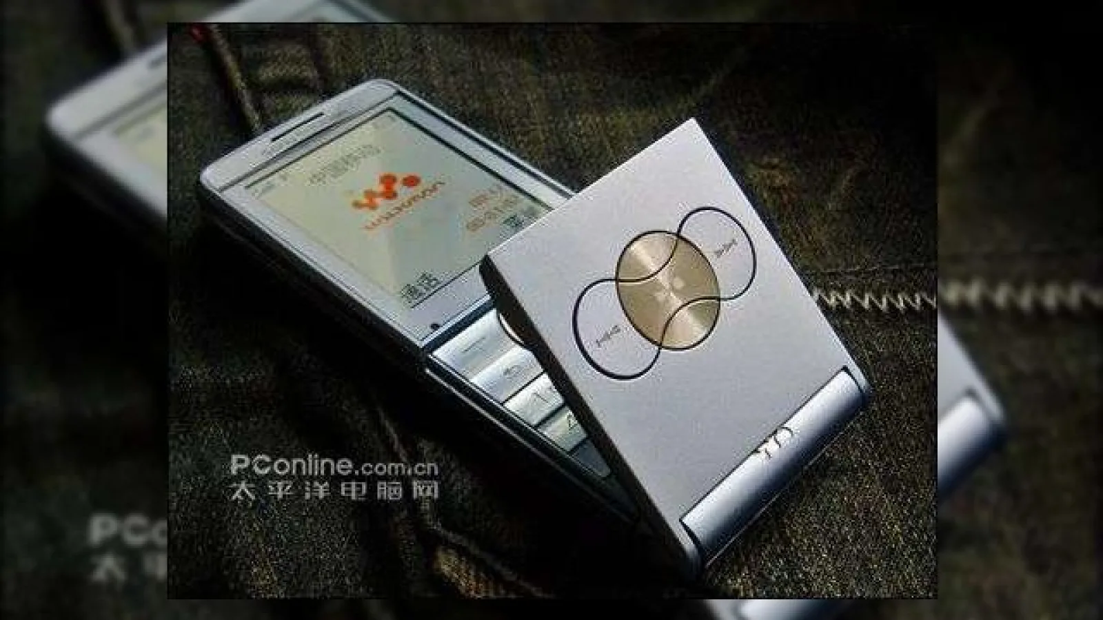 Sony Ericsson W350, un telefon muzical simplu si elegant