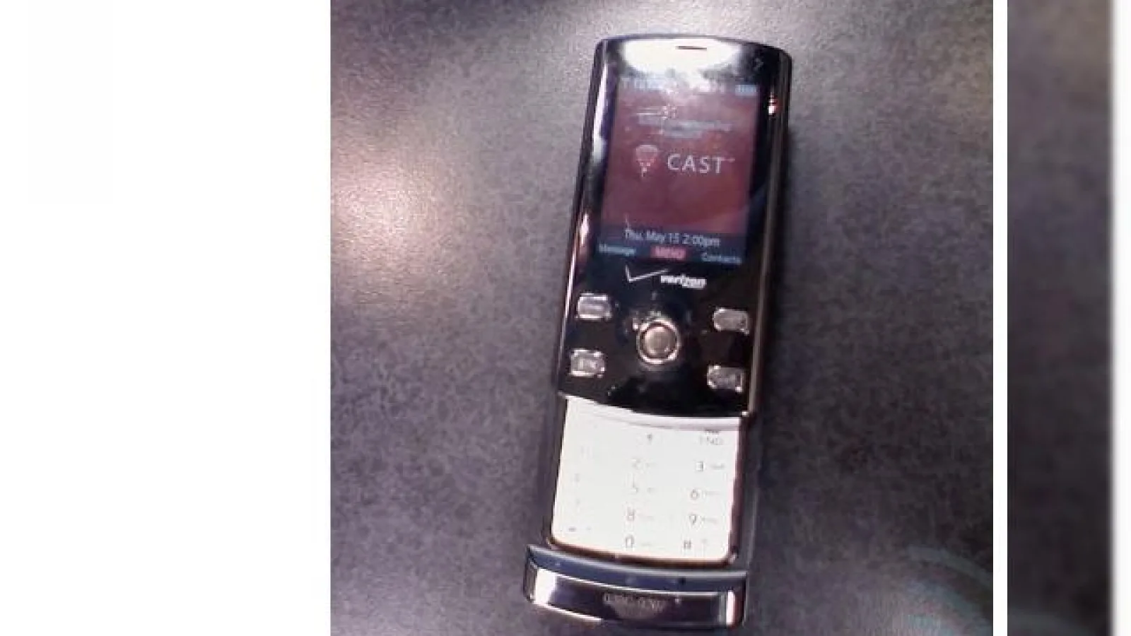Un nou telefon LG isi face aparitia: VX8610
