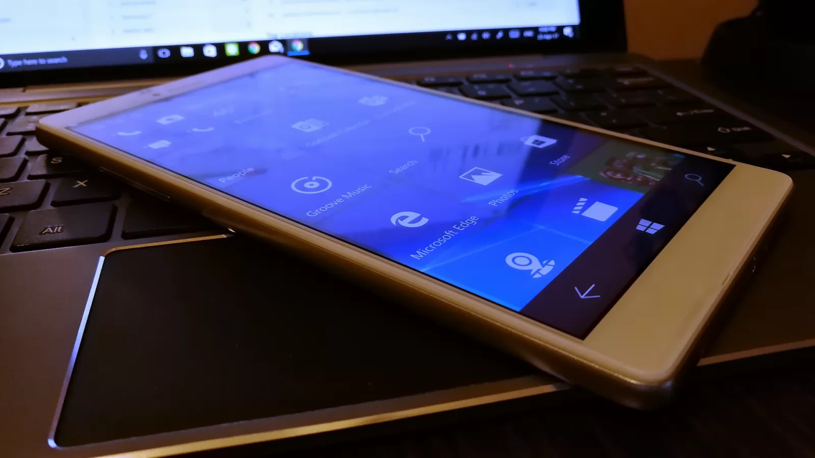 Mobicast #165: Podcast/Videocast Mobilissimo.ro despre lansarea lui Xiaomi Mi 6, confirmare a debutului HTC U, noi tablete Huawei şi Syberia 3