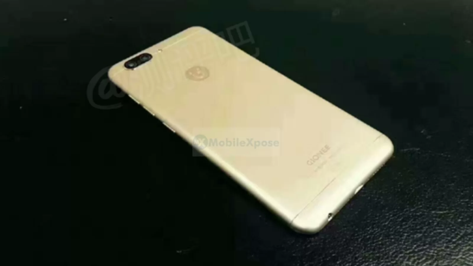 Gionee S10 Plus se lasă admirat în fotografii reale; phablet de 5.5 inch cu cameră duală