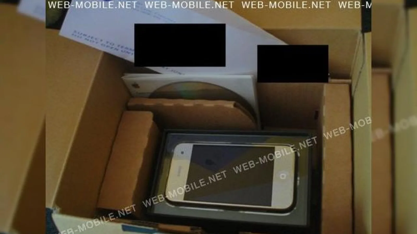 iPhone 2.0 - prima imagine, stil nano si culori de Motorola d520