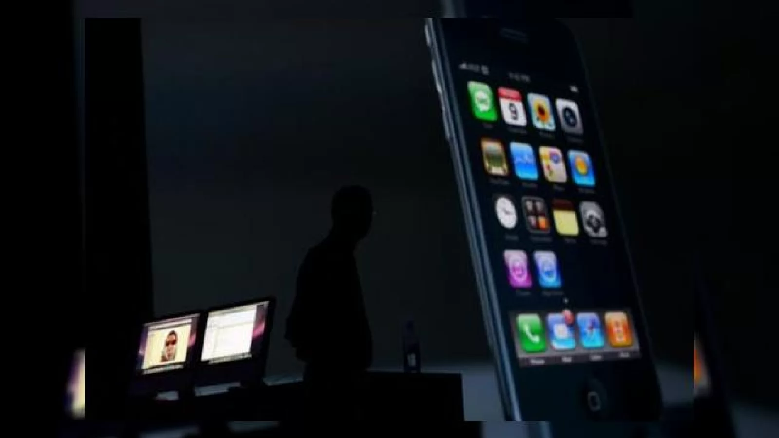 A inceput "nebunia iPhone 3G" live de la WWDC si live pe Mobilissimo!