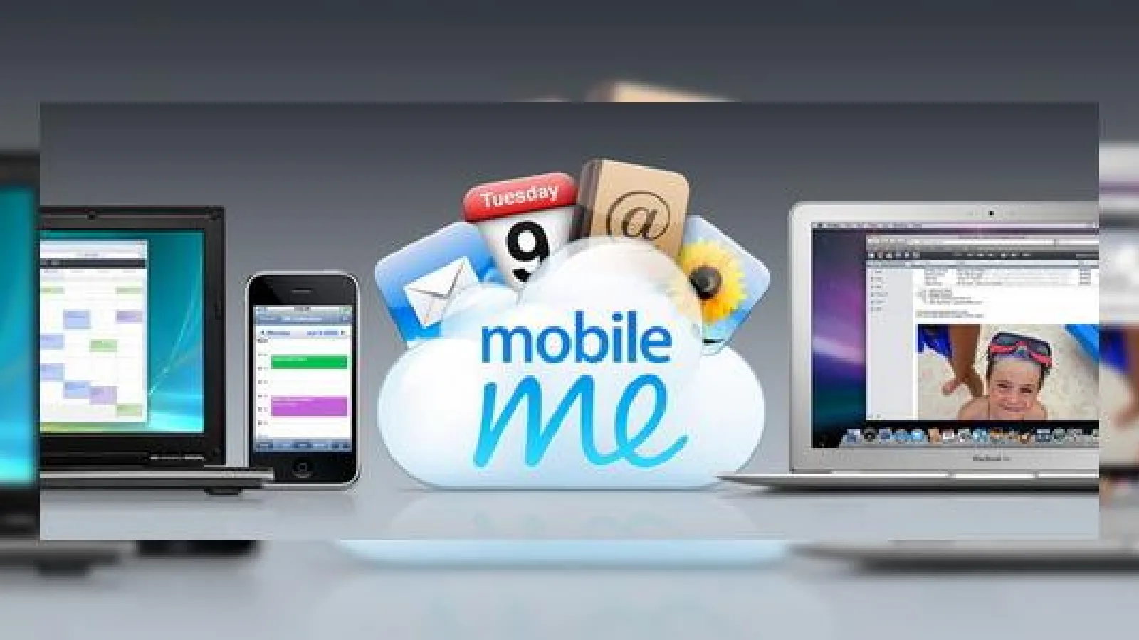 Apple lanseaza aplicatia de sharing de date MobileMe