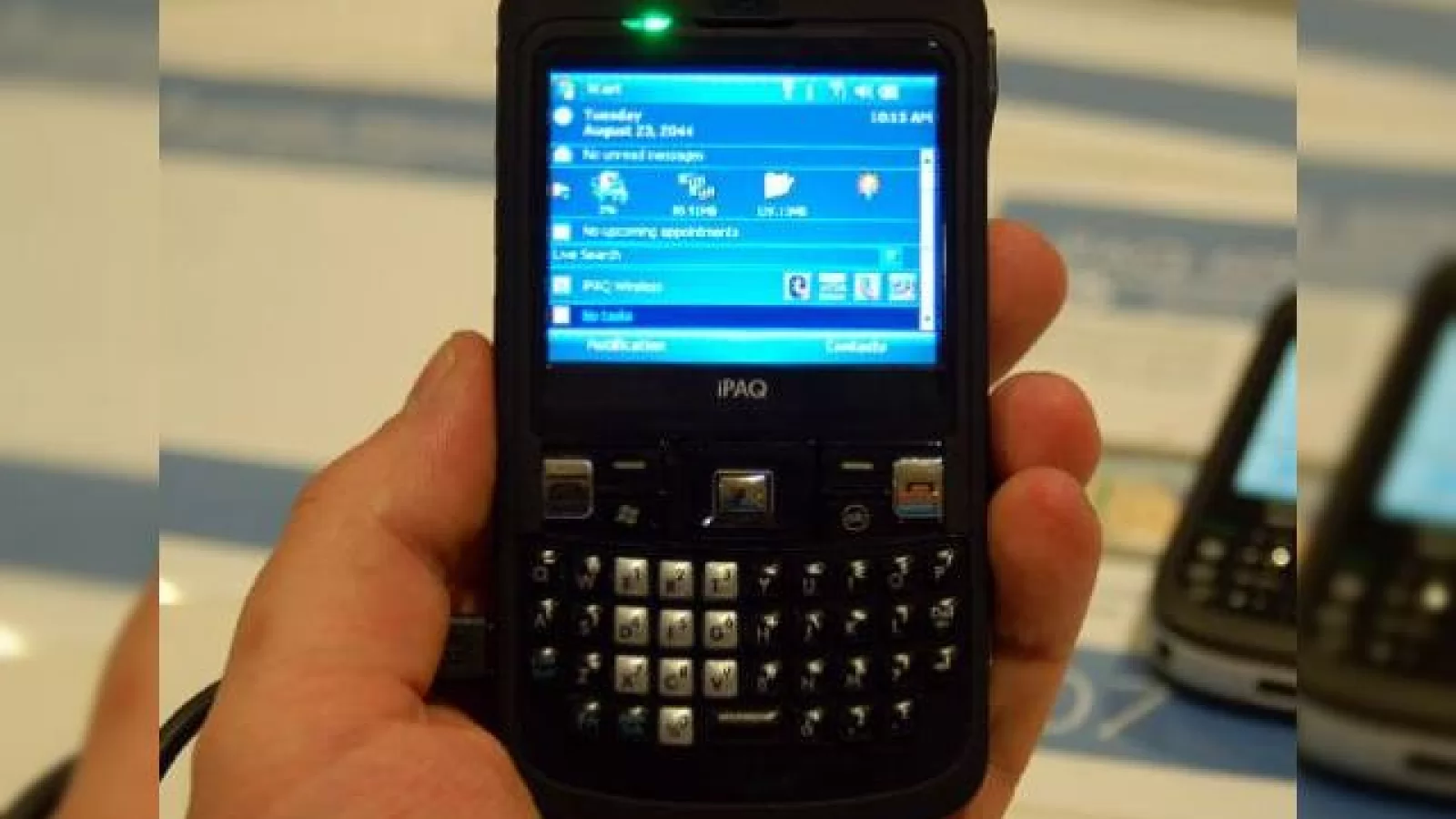 Smartphone-ul HP iPAQ 900 soseste in magazine la finalul lunii