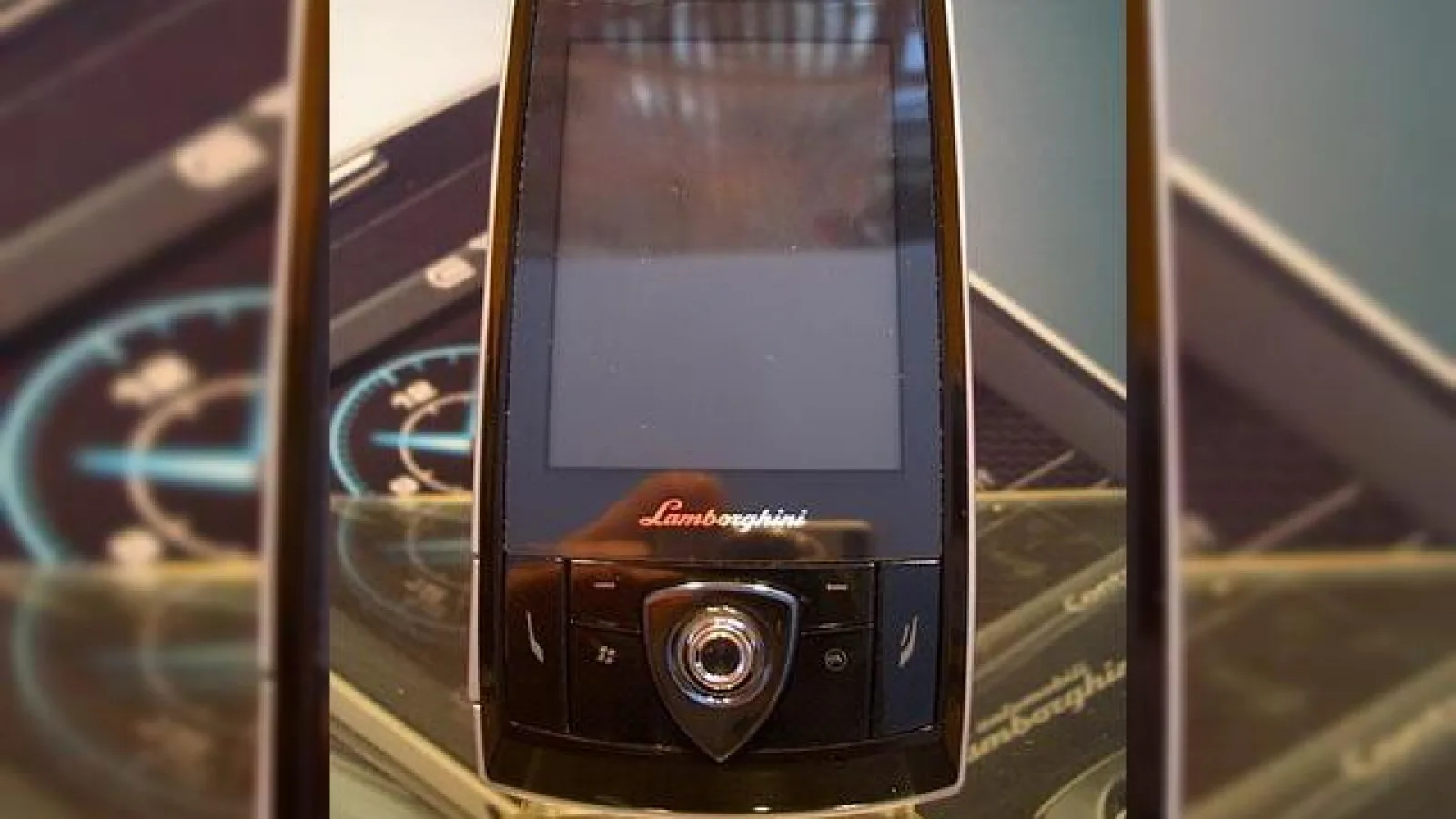 Telefonul Asus ZX1 Lamborghini isi face aparitia