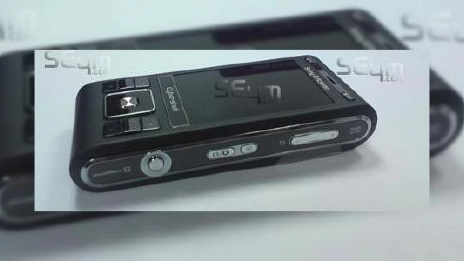 Noi imagini cu Sony Ericsson C905, in varianta neagra