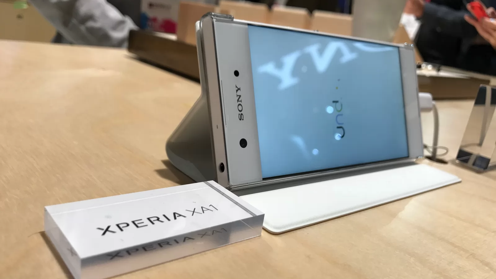 Turul Magazinelor #204: Turul produselor Sony de la consola Vita TV la telefon Xperia nou, aparat foto cu OIS şi sistem de videoconferinţă