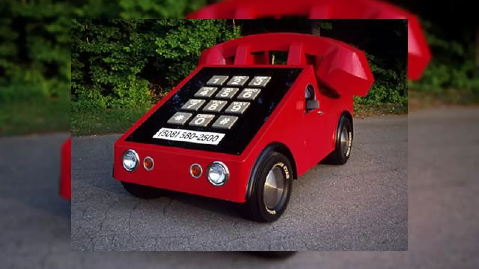 Pilula de fun: Un Volkswagen Beetle din 1975 devine o masina-telefon