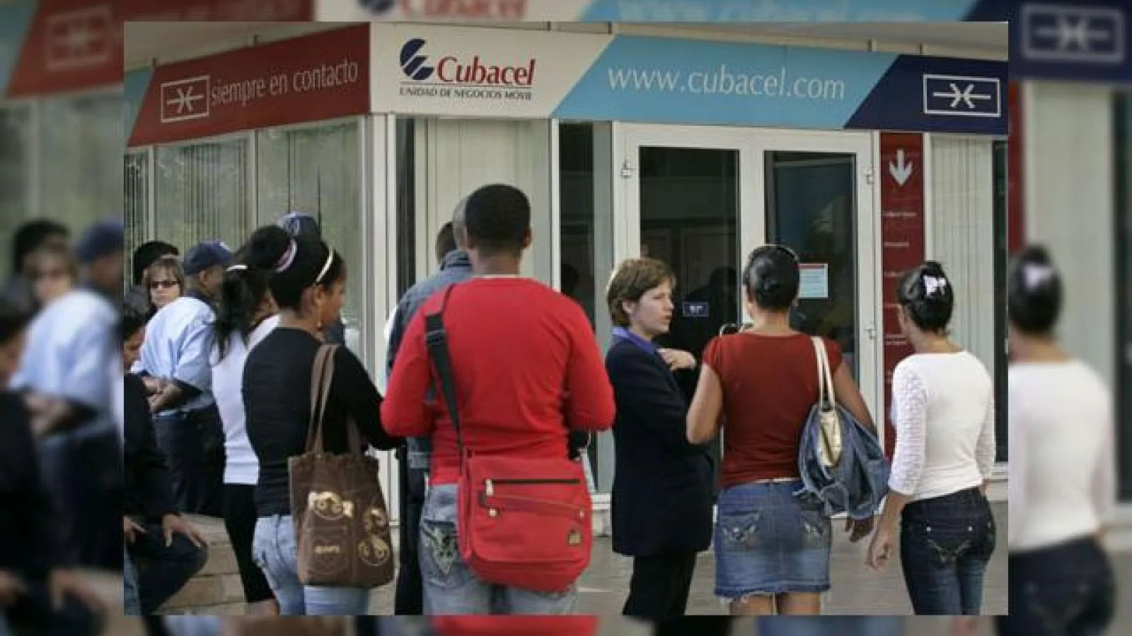 Prea putini cubanezi detin telefoane si PC-uri