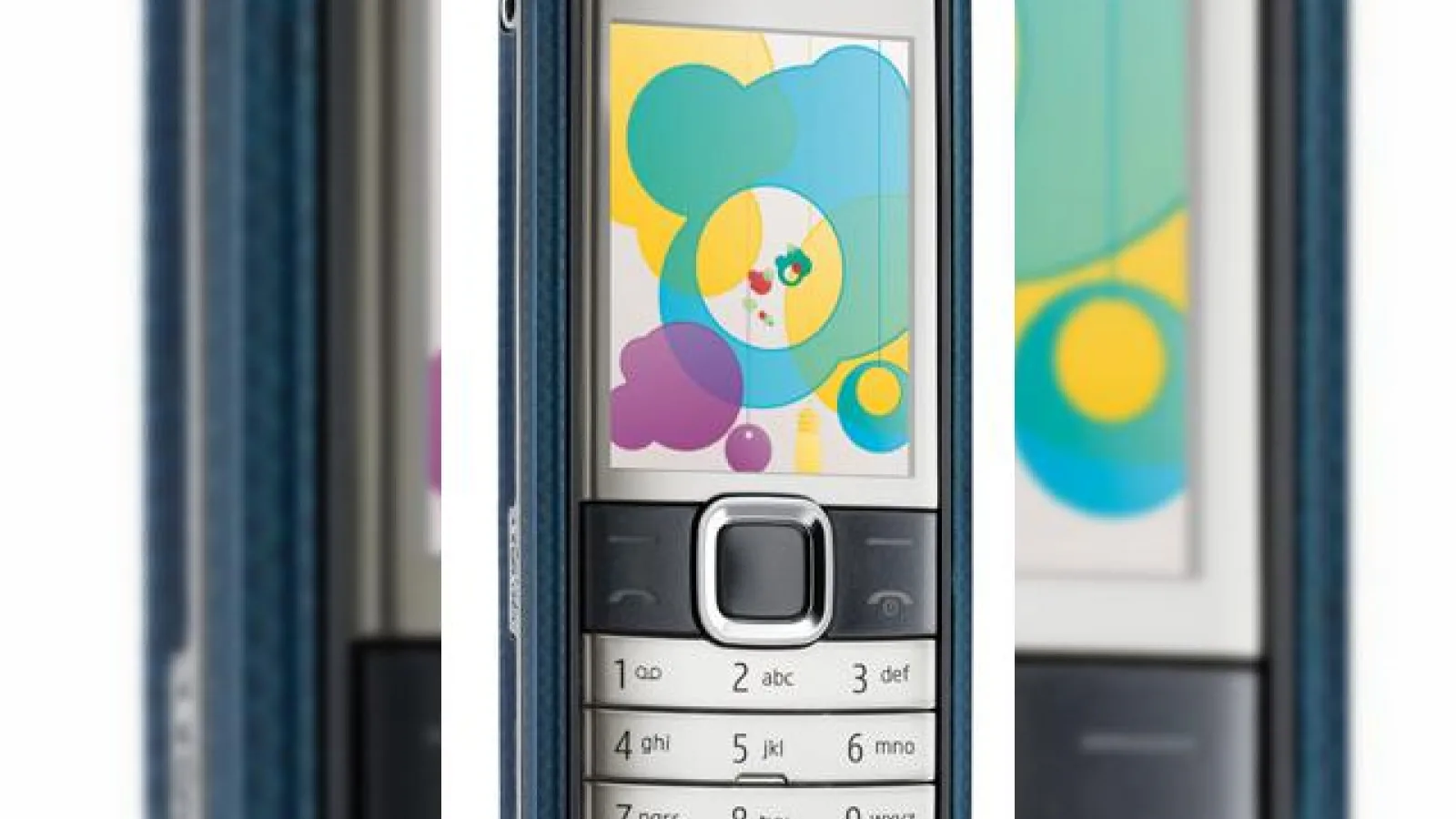 Telefonul Nokia 7310 Supernova cu suport pentru jocuri pe televizor