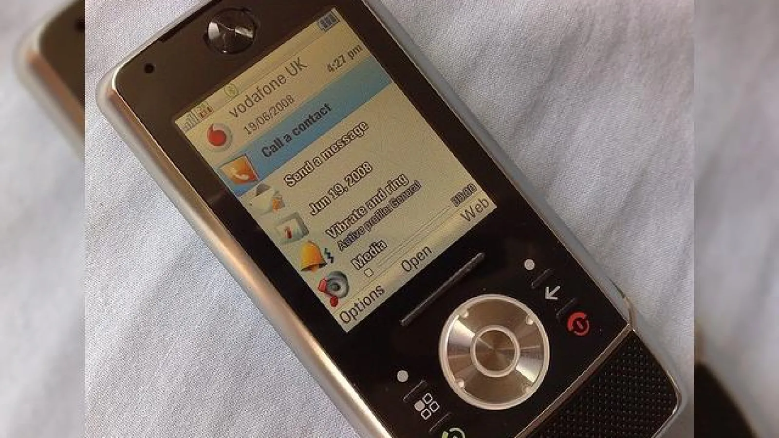 Motorola Z10 pozeaza pentru public
