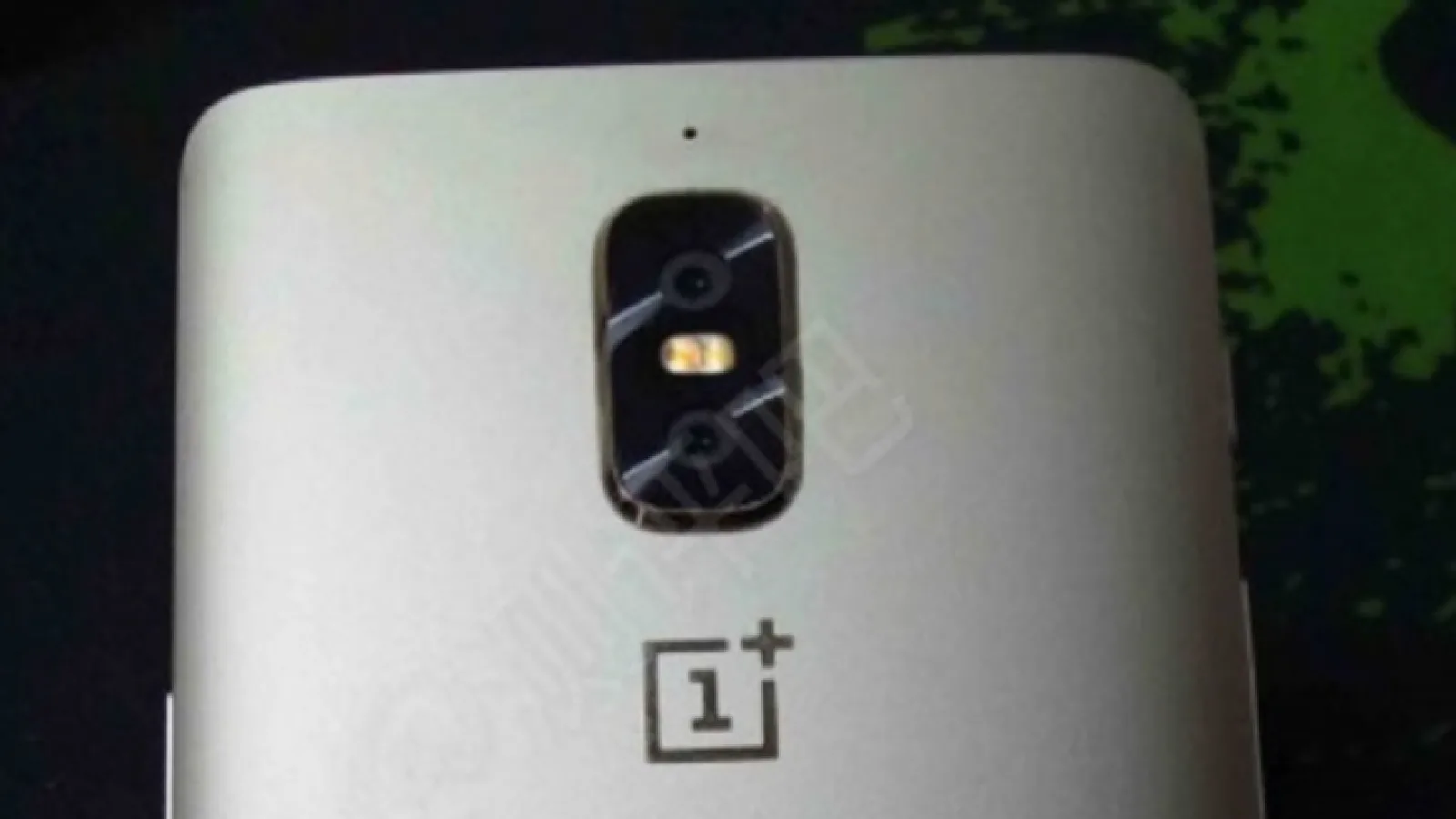 OnePlus 5 are numele, procesorul Snapdragon 835, scannerul de amprente frontal şi jack-ul audio confirmate