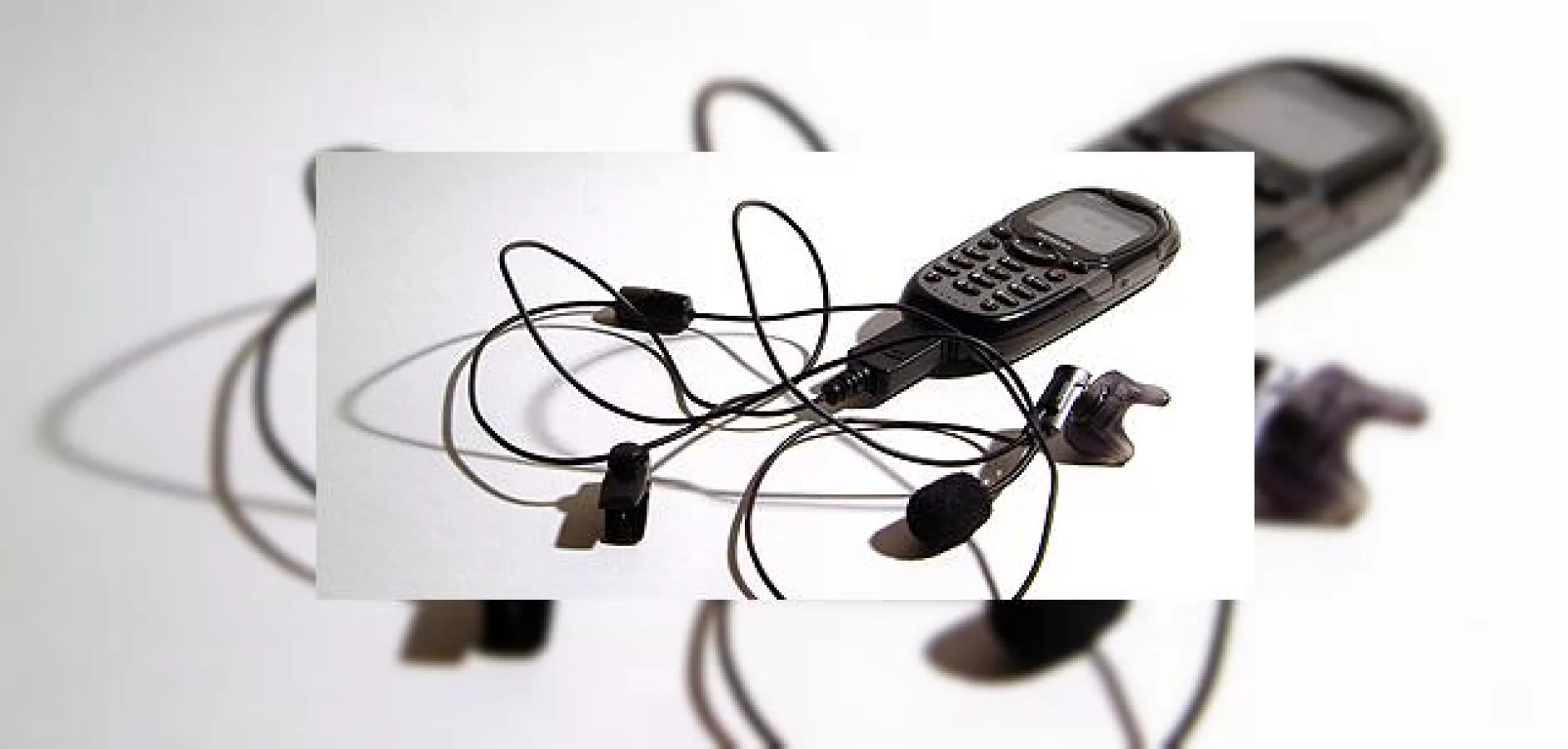 La bac se copiaza si cu telefonul mobil, curand si cu mini-proiectoare?