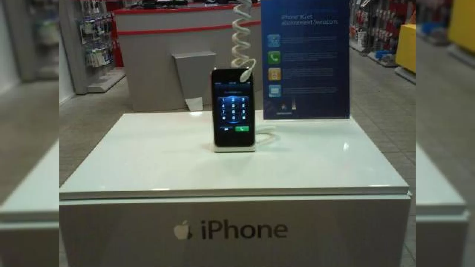 iPhone 3G isi face aparitia intr-un magazin elvetian