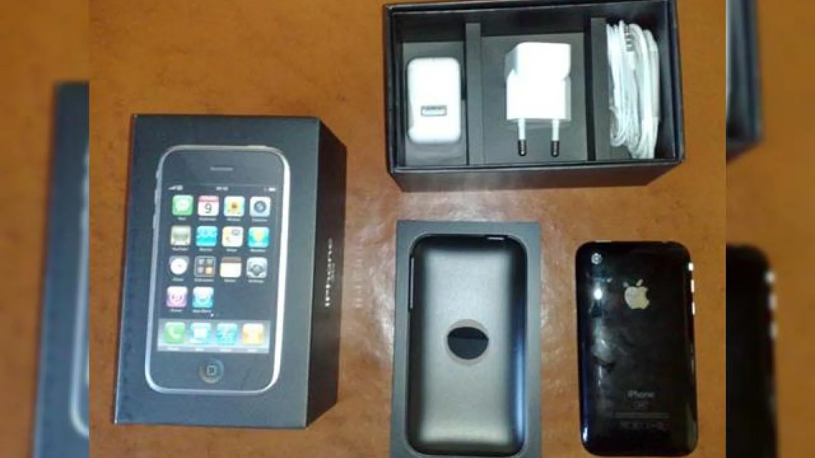 Primul iPhone 3G prins in actiune, scos din cutie si testat