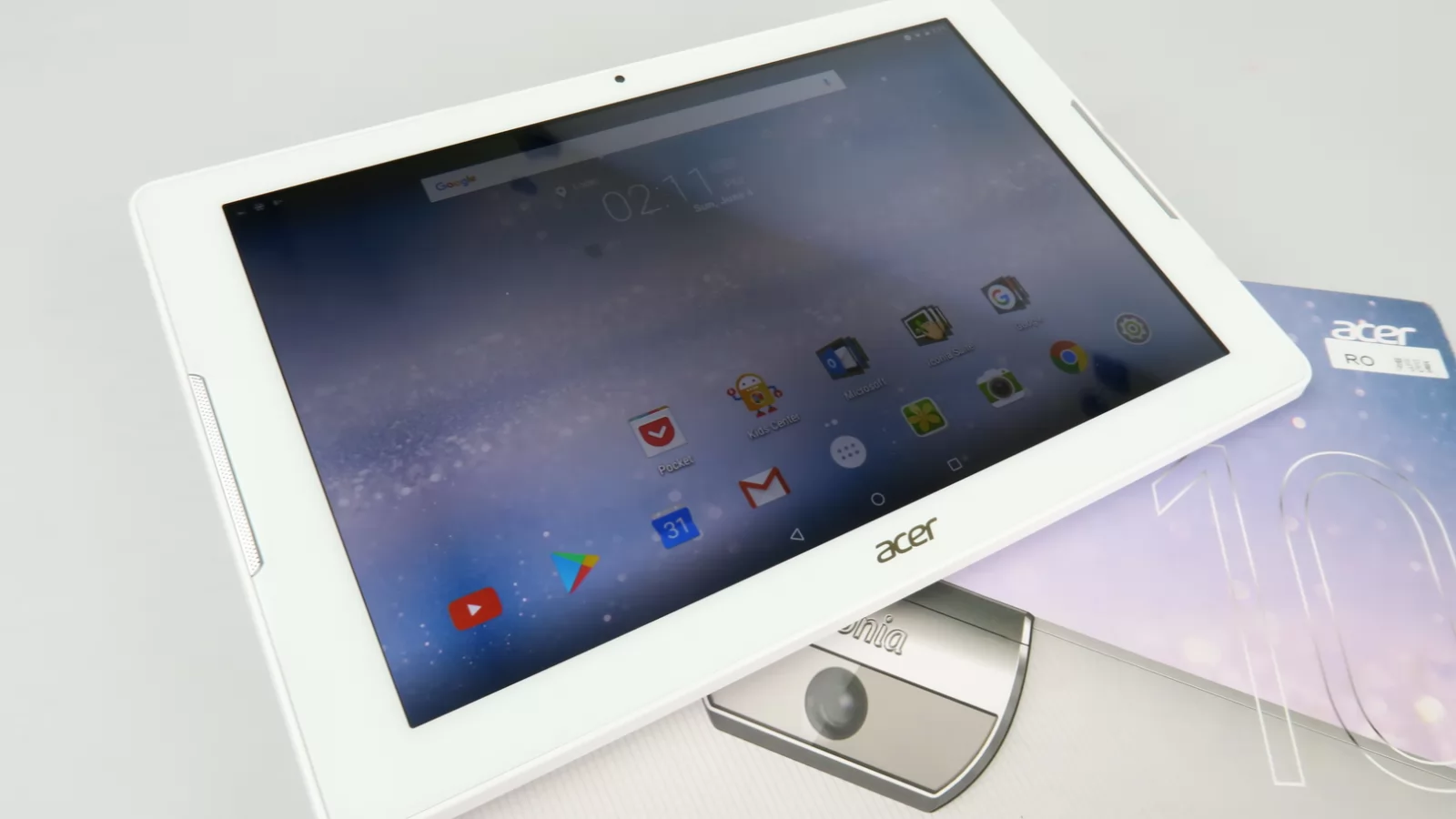 Acer Iconia One 10 (B3-A30) Unboxing: tabletă accesibilă cu Android Marshmallow, multiple accesorii de încărcare (Video)