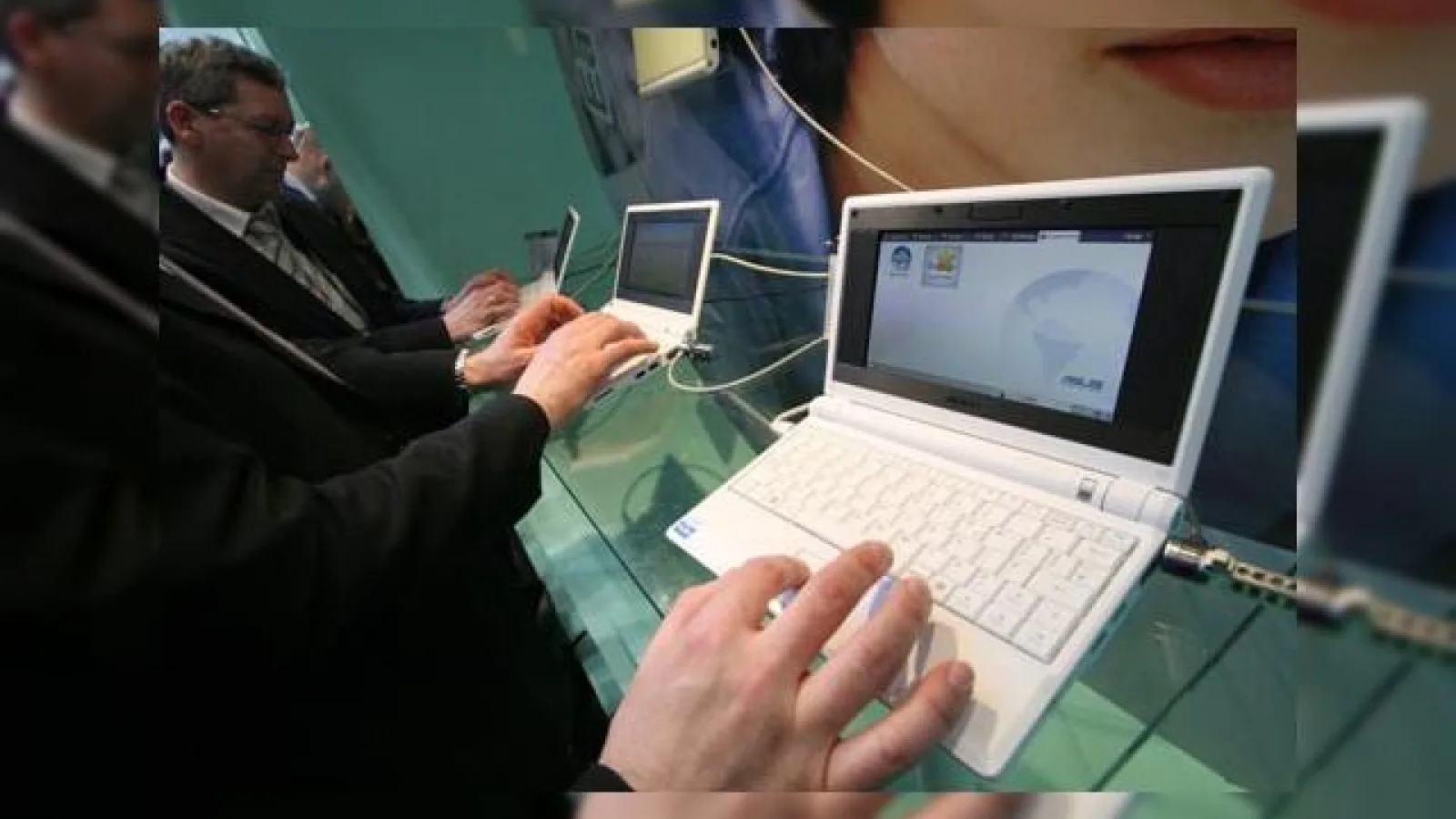 ASUS Eee PC 901 disponibil ACUM prin Orange la doar 355 de euro