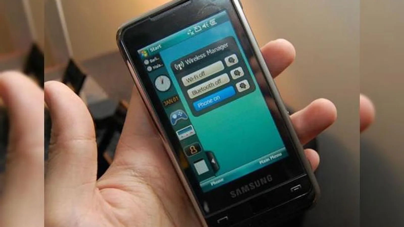 Cumperi un Samsung Omnia i900, primesti un Xbox 360, in Italia