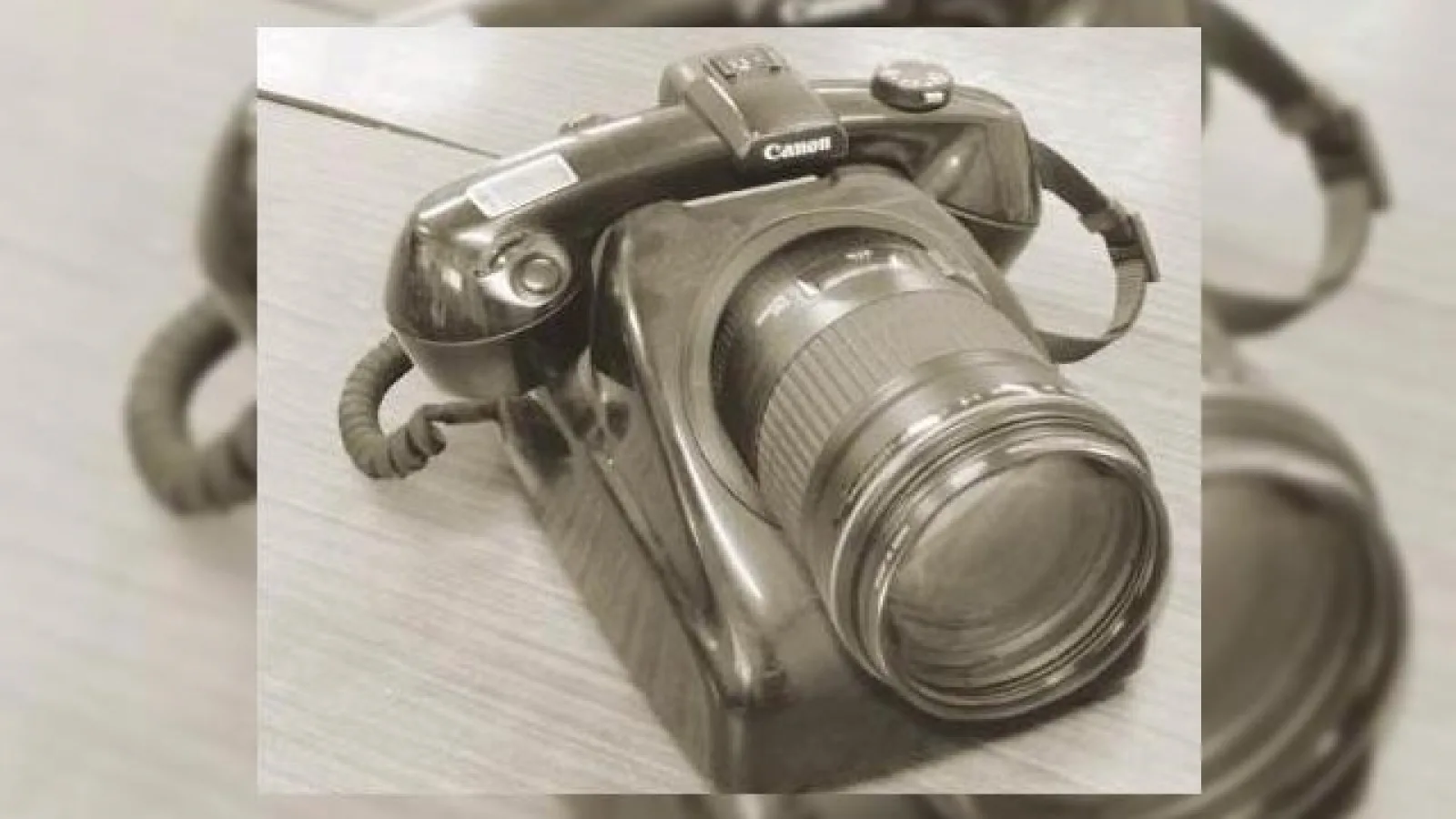 Cameraphone Canon, de data aceasta old-school