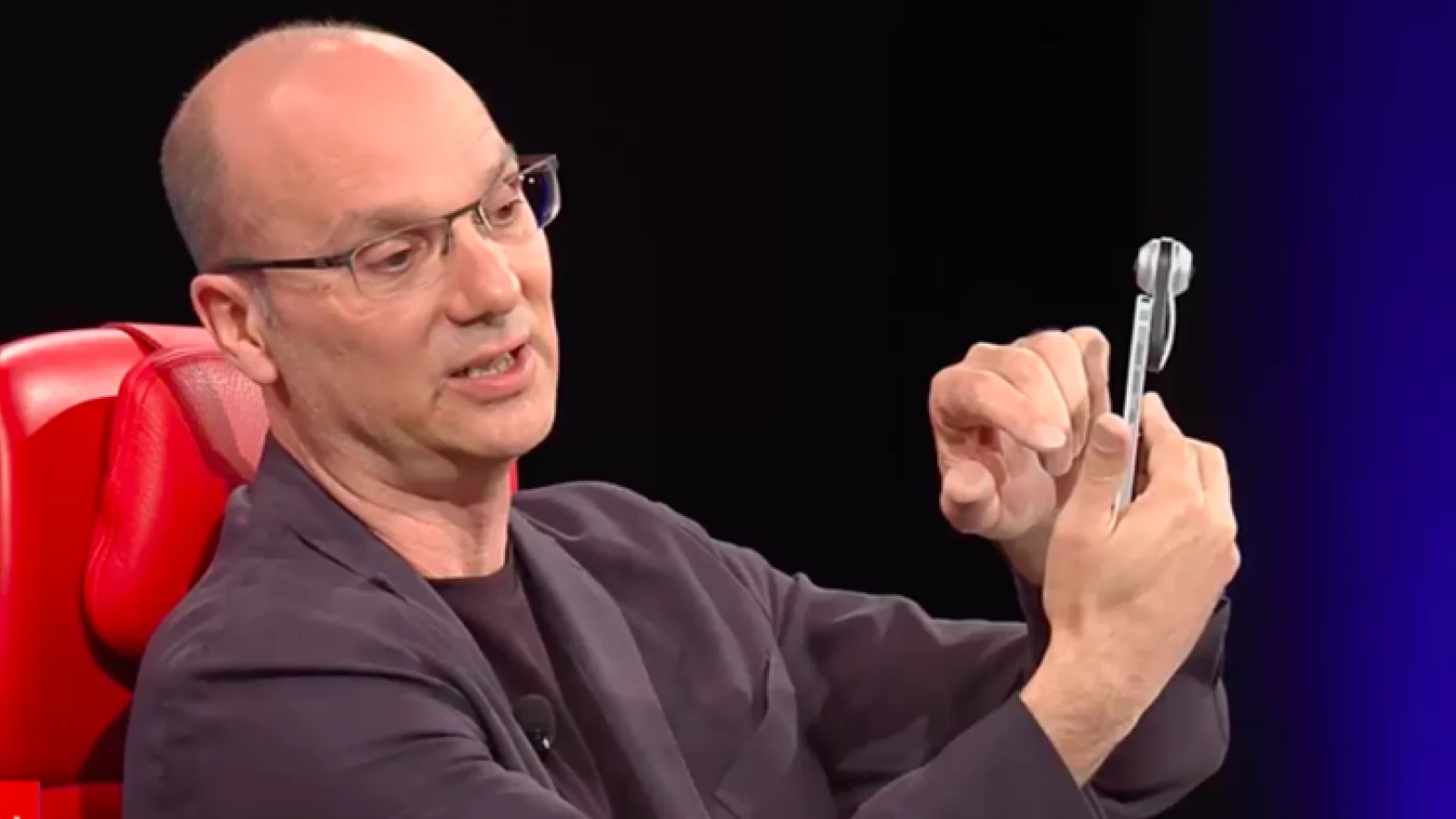 Compania Essential a lui Andy Rubin a strâns finanţare de 300 de milioane de dolari, se pregăteşte pentru producţia lui Essential Phone