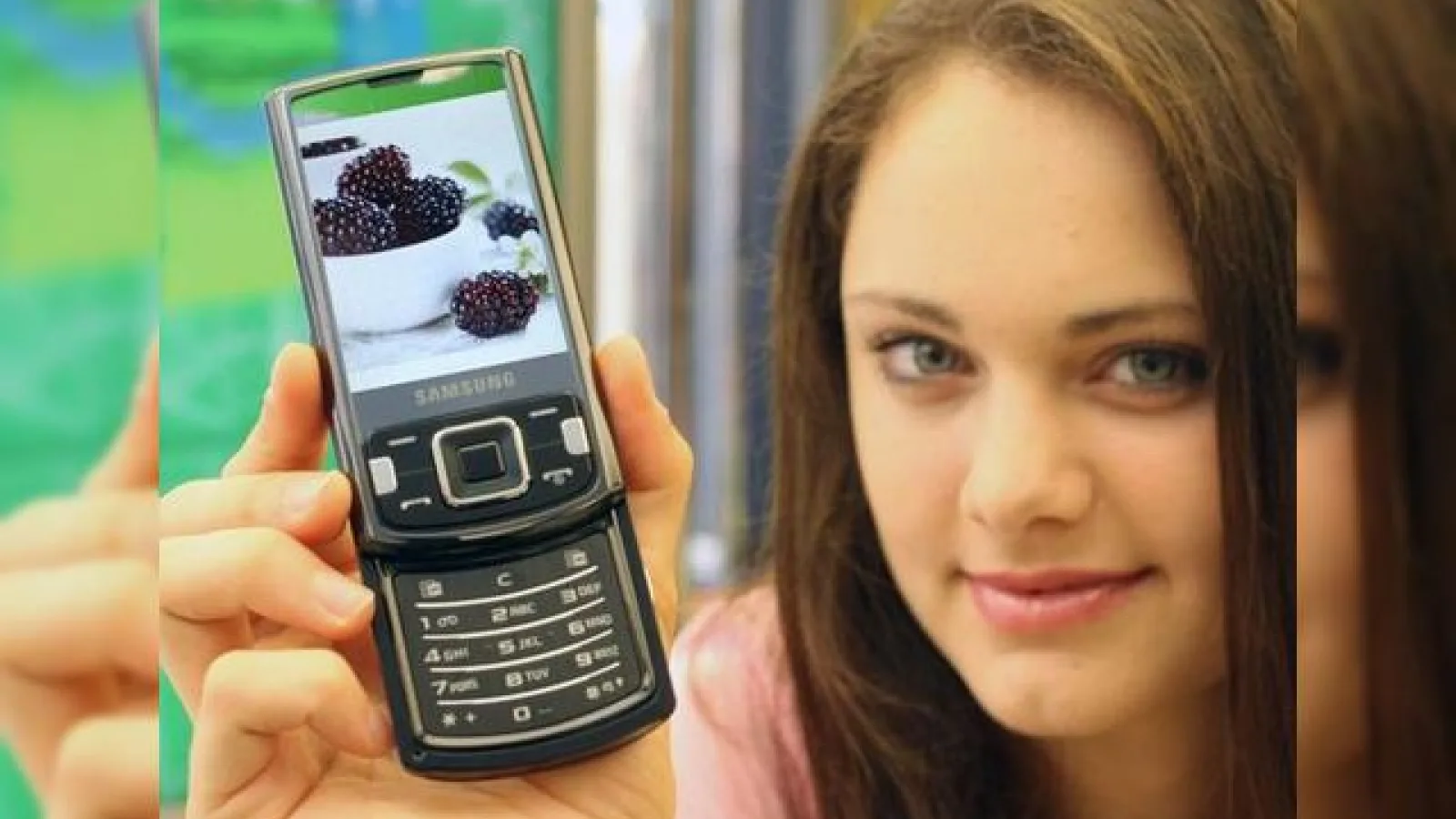 Telefonul Samsung cu camera de 8 megapixeli confirmat oficial - i8510 INNOV8
