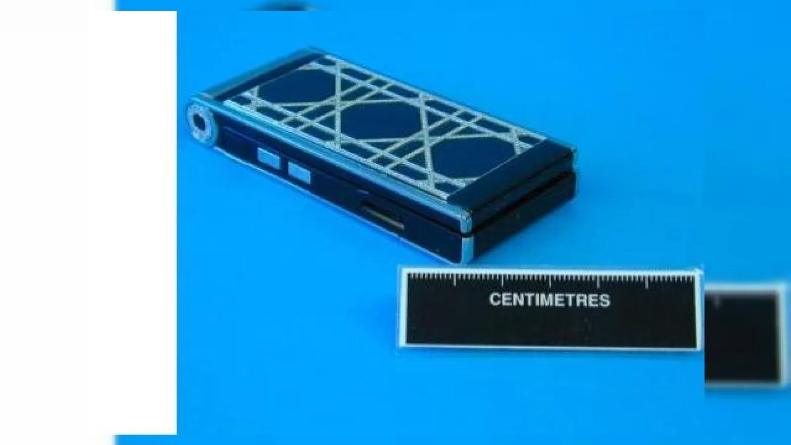 Telefonul Christian Dior Mini aprobat de FCC