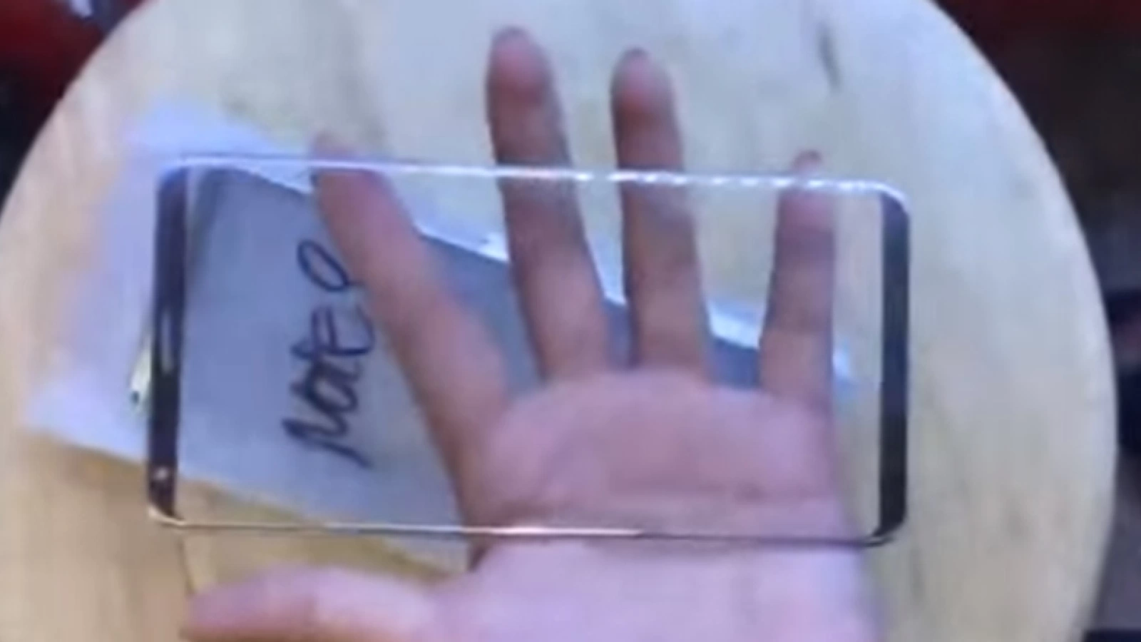 Protecții de ecran pentru Galaxy Note 8 apar în materiale video; vedem un display cu doar puțin mai lat în raport cu S8