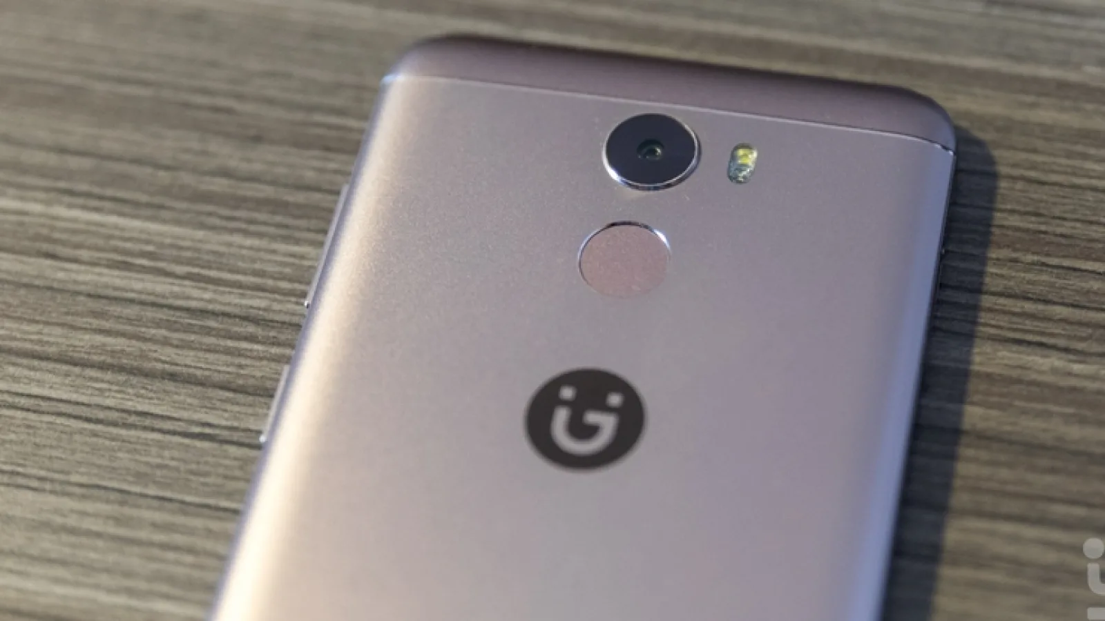 Gionee A1 Lite vine cu o cameră selfie de 20 megapixeli și baterie de 4000 mAh; telefonul debutează la un preț de 260 dolari
