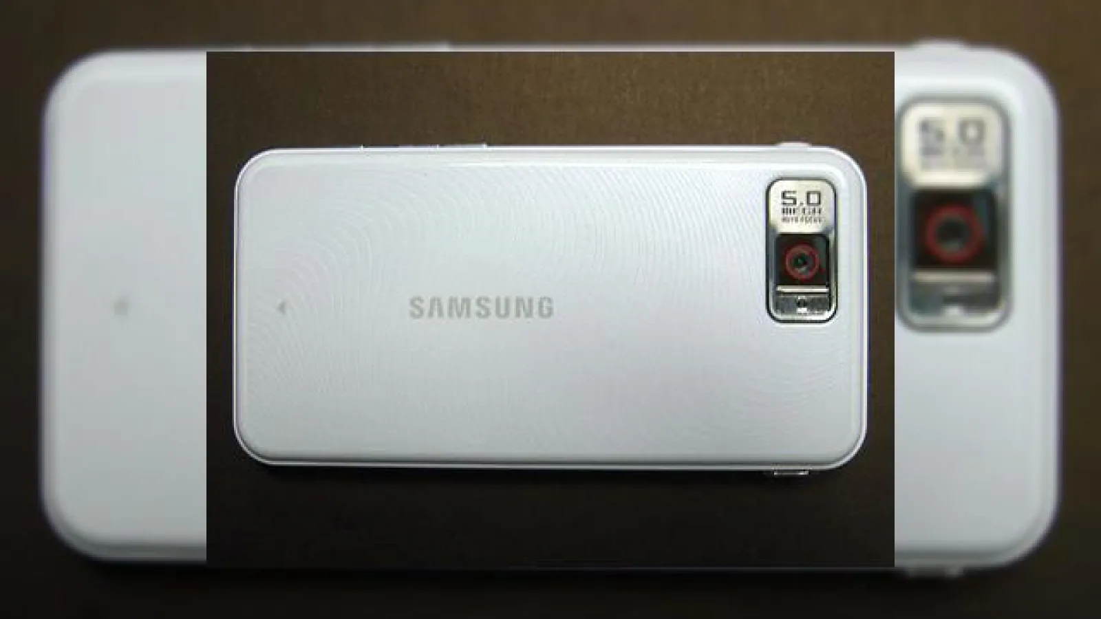 Samsung Omnia SGH-i900 disponibil in varianta alba