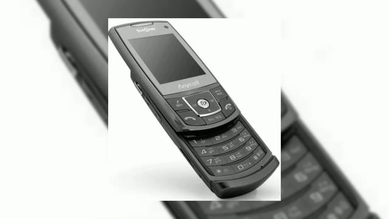Samsung a lansat telefonul SPH-W3300