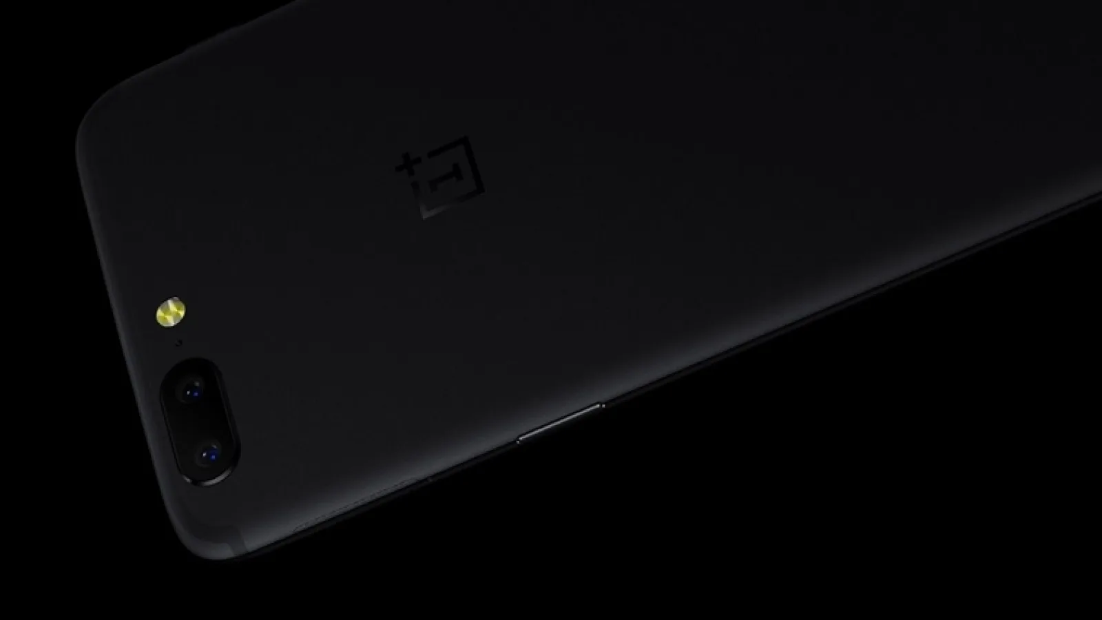 OnePlus 5 e un telefon mai familiar decât credeaţi; E fratele geamăn al lui Oppo R11 din multiple motive; Iată-le!