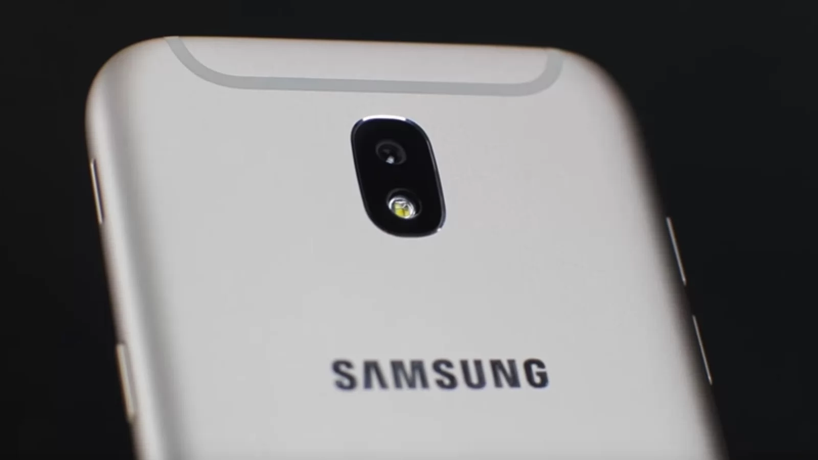 Preț și disponibilitate Samsung Galaxy J7 (2017) în România!