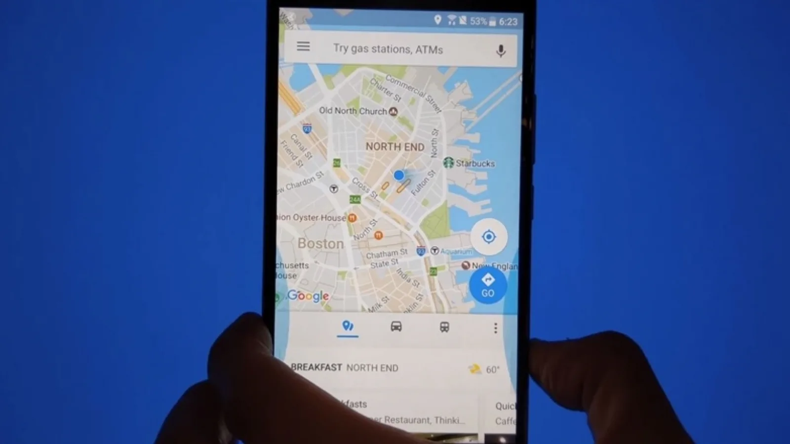 HTC prezintă noile gesturi Edge Sense pentru HTC U11: zoom in pe hărţi şi răspuns la apeluri prin strângerea marginilor (Video)
