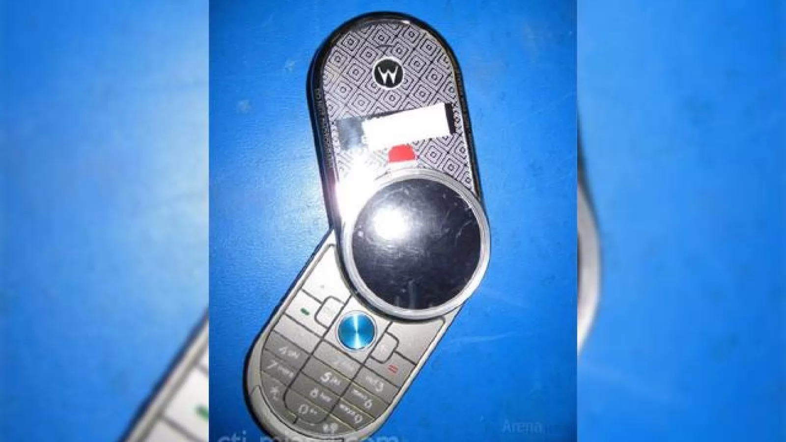 Motorola V70 Retro isi face aparitia