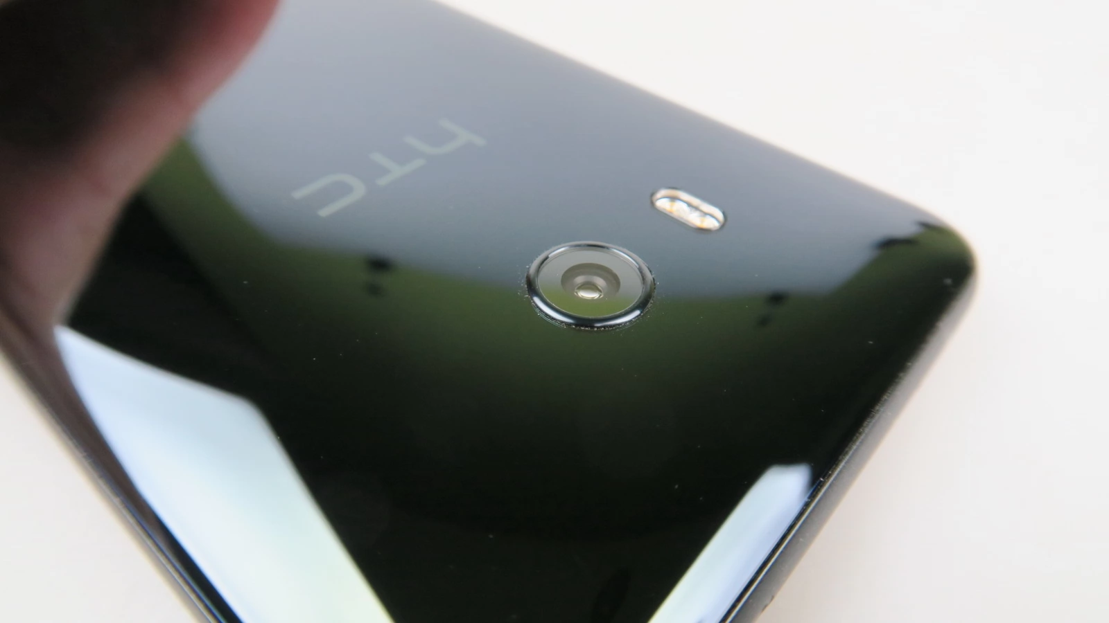 HTC U11: Hardware fără exagerări, ci cu optimizări
