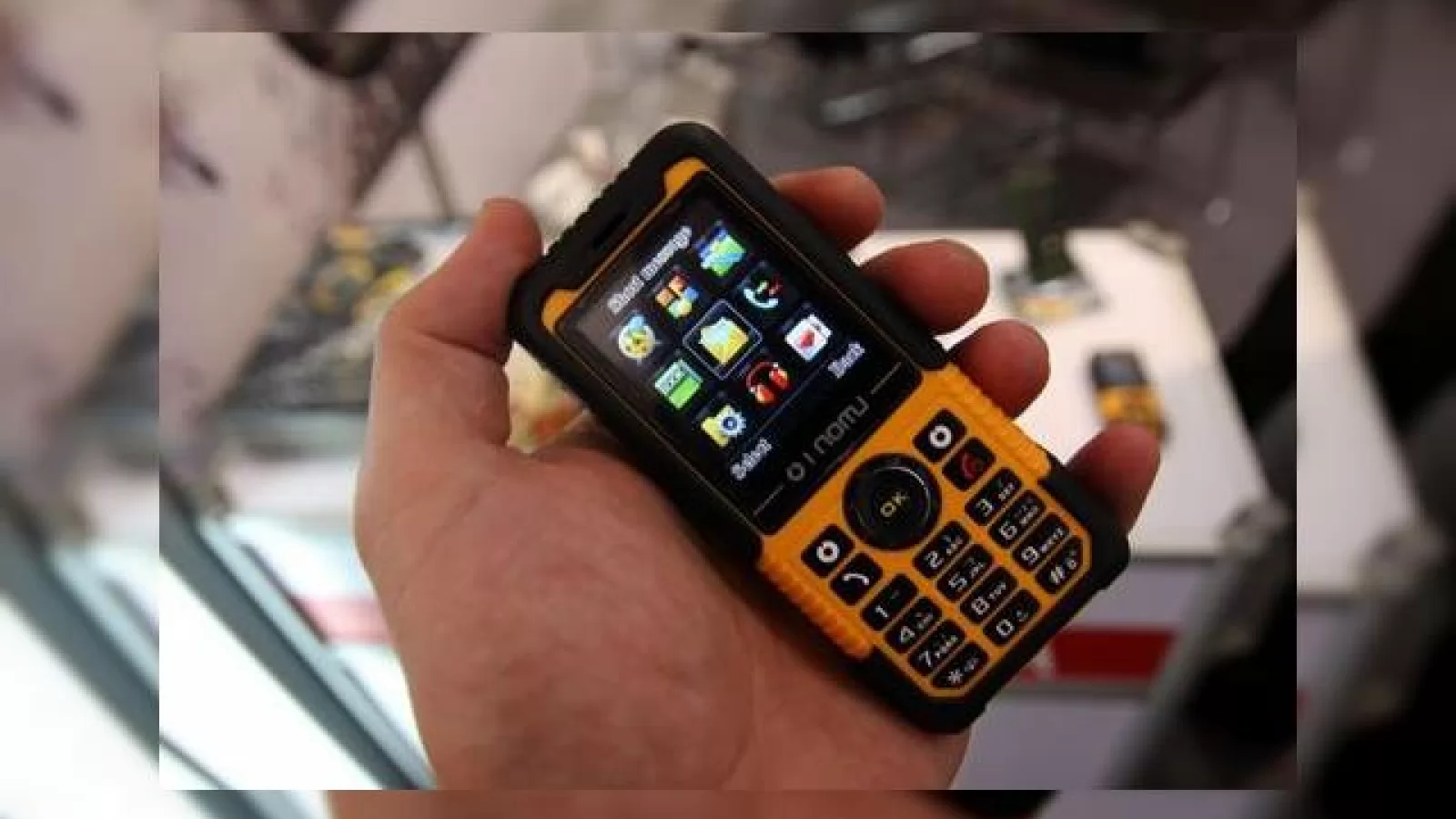 Telefonul ultra-rezistent Sonim LM801 "traieste" mai mult decat utilizatorul