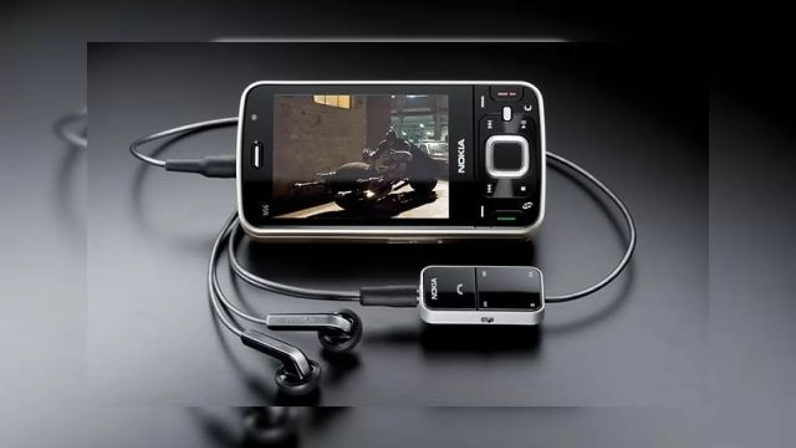 Nokia N96 in sfarsit disponibil in magazine. Prea tarziu?