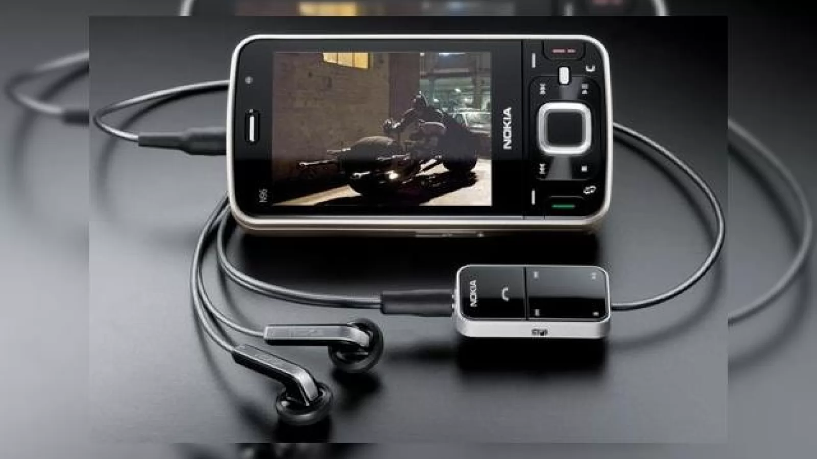 Primul review al lui Nokia N96 - un telefon superb
