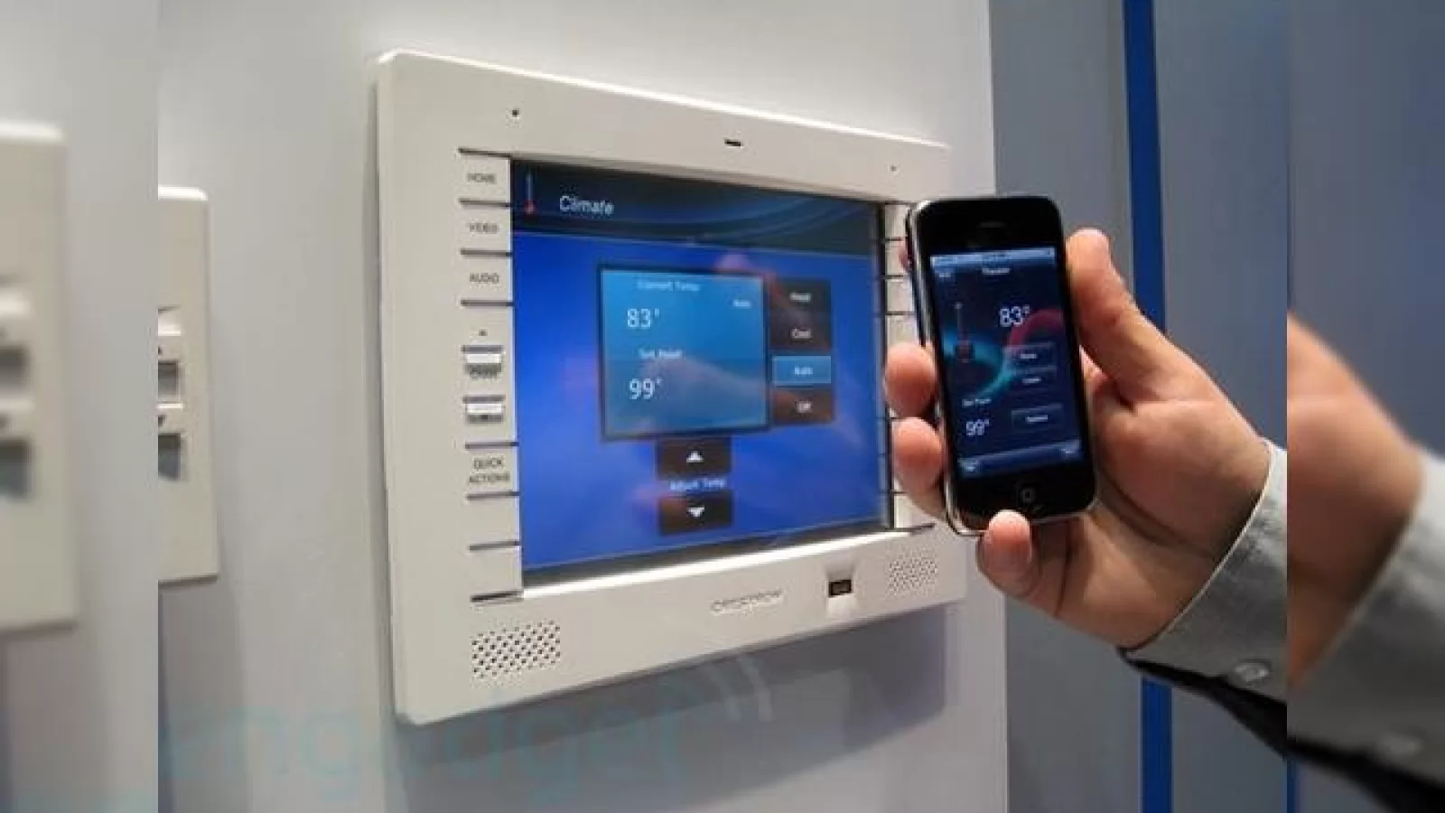 Aplicatia Crestron pe iPhone pentru casa ta inteligenta