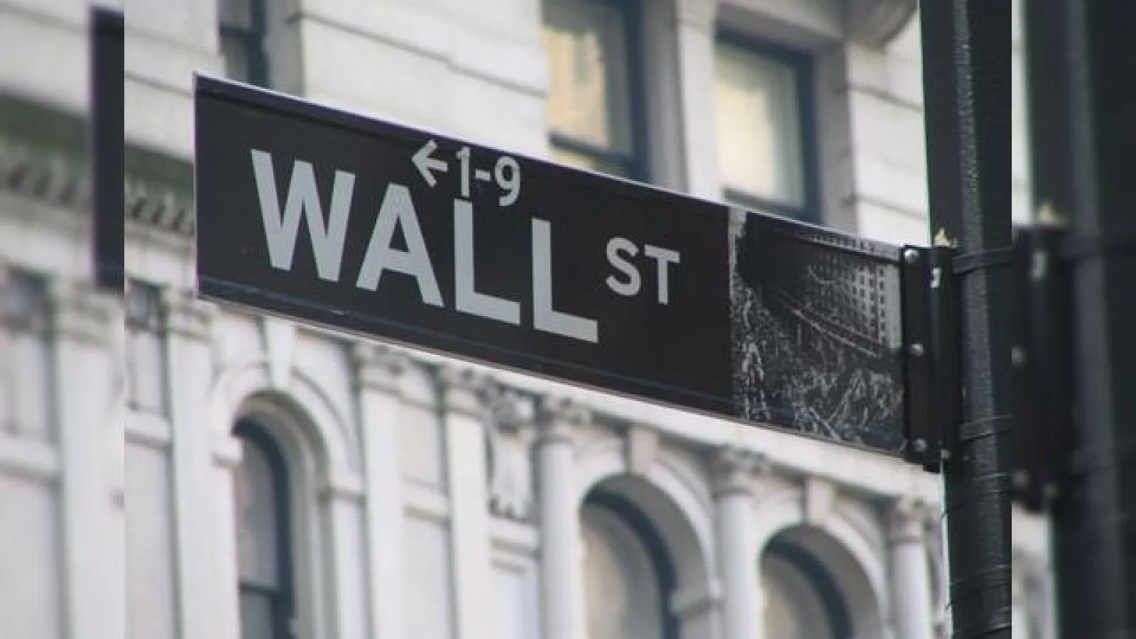 Criza de pe Wall Street afecteaza producatorii si operatorii de telefonie