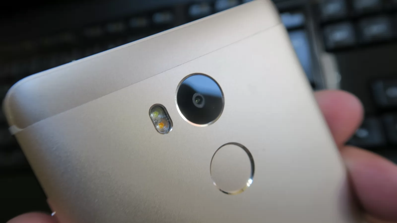 Xiaomi Redmi 4: Camera se descurcă bine la foto, surprinzător la video, per total rezonabil