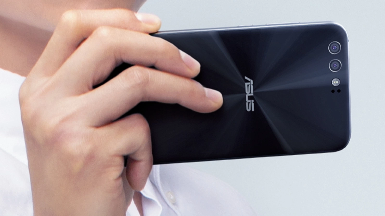 ASUS postează un nou teaser pentru smartphone-ul ZenFone 4; îi vedem îndeaproape camera duală din spate!