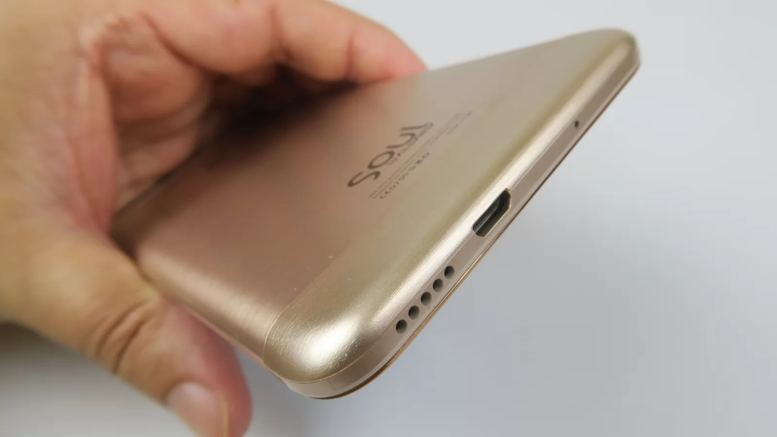 Allview X4 Soul Lite: Hardware destul de generos pentru un "Lite"