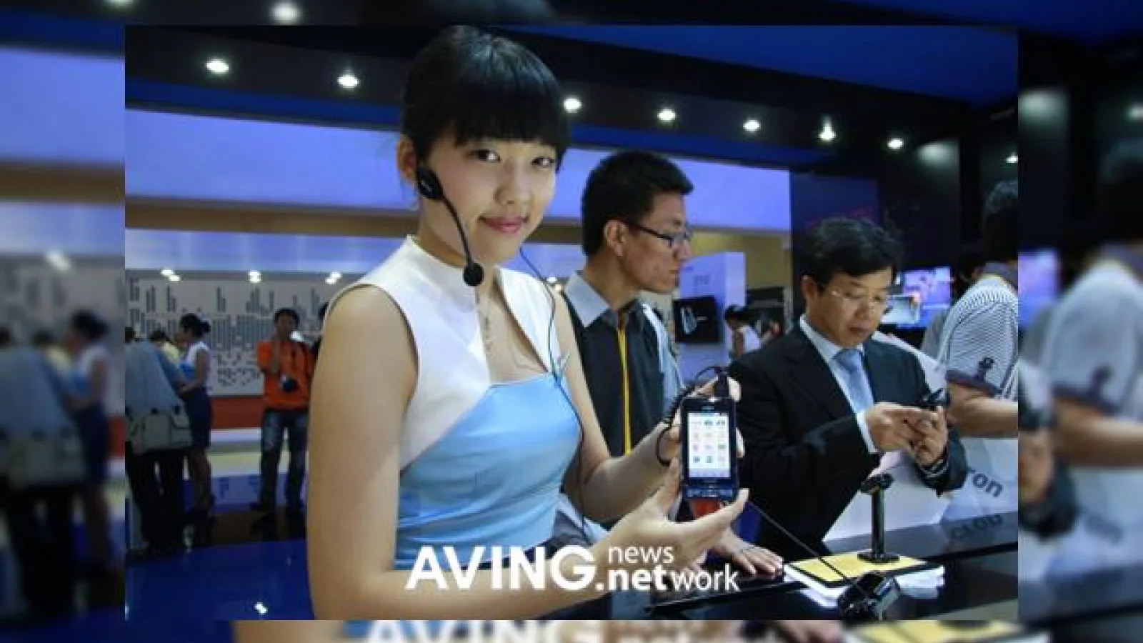 Samsung prezinta un telefon HSUPA cu camera de 5 megapixeli