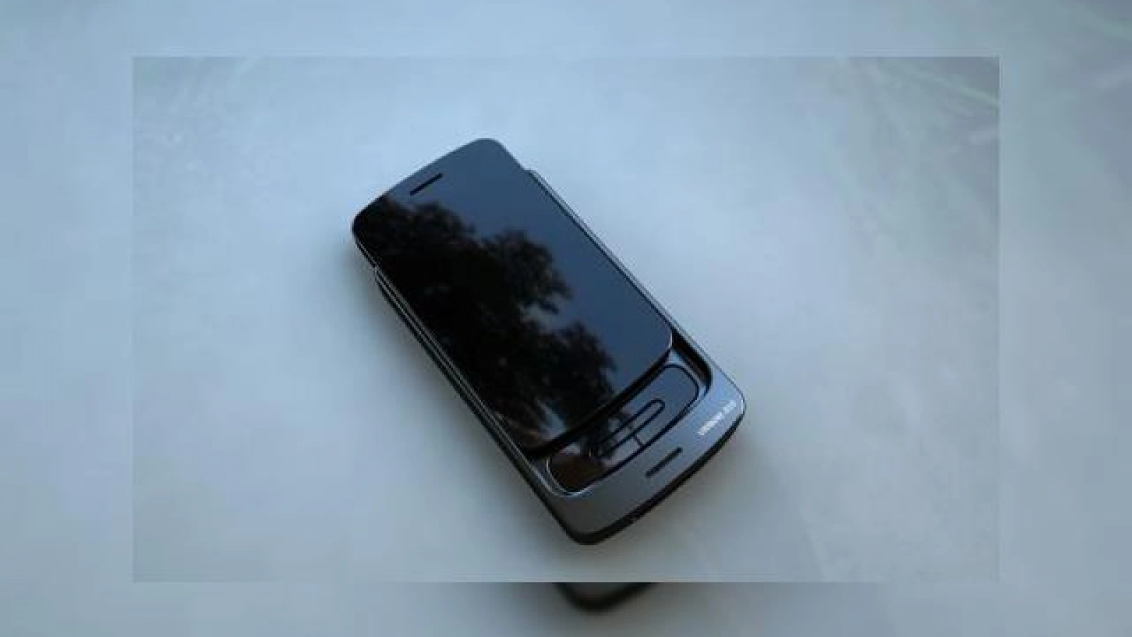 Telefonul concept Urbane Touch, un soi de Nokia N96 cu touchscreen